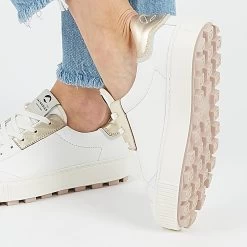 Pataugas ARAN/M F2H BLANC/DORÉ -Mode Running Soldes ARANMF2HBLANCDORE2