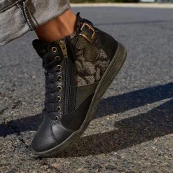 Pataugas PALME/VI F4H NOIR -Mode Running Soldes F Palme WT F4H Noir